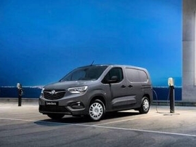 Vauxhall Combo Electric named ‘Best Small Electric Van’ at 2023 DrivingElectric Awards 