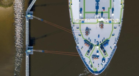 La petrolera TotalEnergies se alinea con Trump y abandona la eólica marina para atrincherarse en el gas