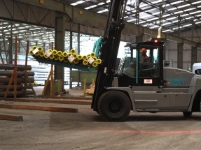 La primera carretilla elevadora pesada con motor de biogás de Europa ya está operativa en España