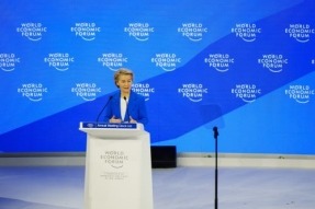 Von der Leyen pide más inversión para acelerar la transición energética en todo el mundo
 