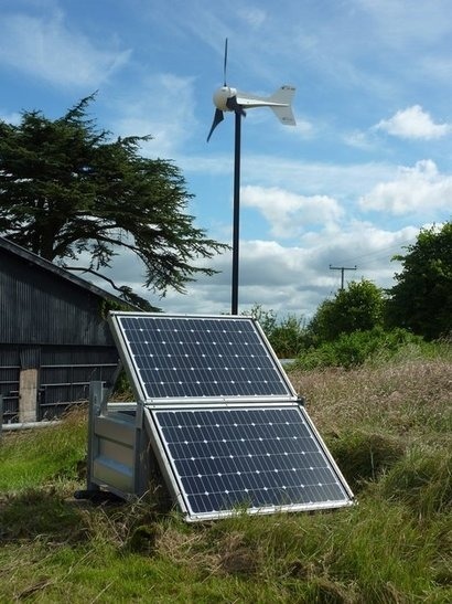 Leading Edge Power launches new ‘PowerBox’ hybrid wind-solar power system