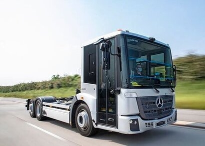 Testing of Mercedes-Benz electric refuse truck in full swing