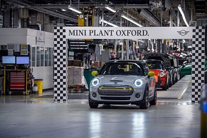 Mini Plant Oxford hits 11,000 Mini Electric milestone