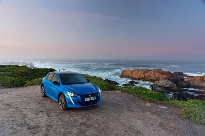 Peugeot e-208 wins ‘Electric Small Car of the Year’ award at What Car? Electric Car Awards