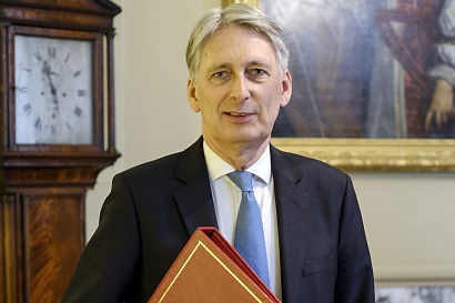 UK Chancellor of the Exchequer promises to deliver measures tackling climate change