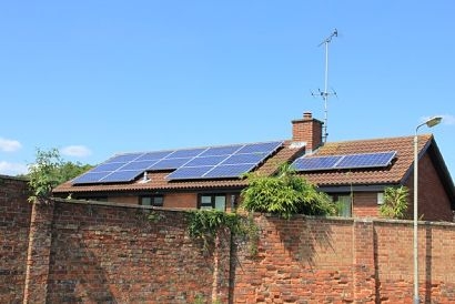 Going solar increases average house prices in the UK by £32,459 