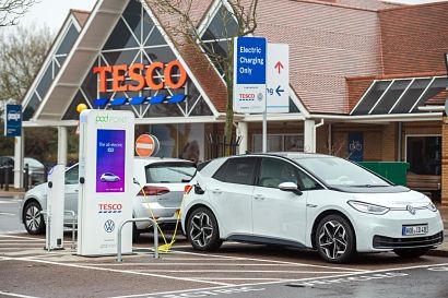 Volkswagen and Tesco roll out free EV charging network with 100 stores participating