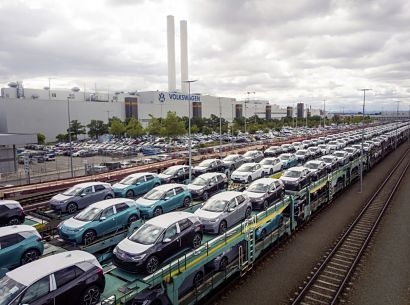 Volkswagen aiming to power all freight on Deutsche Bahn with green electricity
