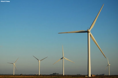 ACWA Power signs three agreements for independent wind power project in Azerbaijan