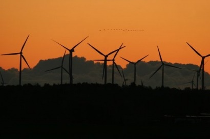 Slow progress on renewable energy hinders UK investment potential