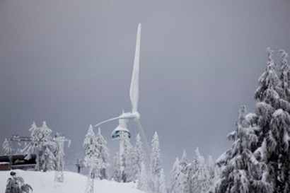Unusual weather patterns chill and still wind farms in US, Canada