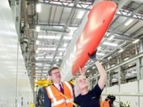 UK Business and Energy Secretary attends launch of new wind turbine blade from Siemens Hull