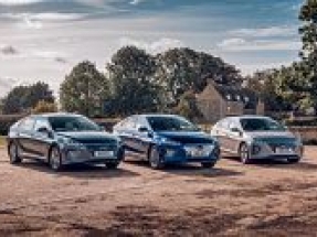 Hyundai Ioniq wins ‘Best Hybrid’ at Carbuyer Awards