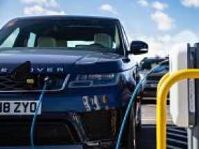 Jaguar Land Rover installs UK’s largest smart charging facility for EVs