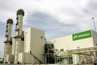 CO2Algaefix: colouring fossil-fired power green