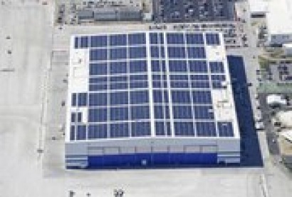Boeing unveils 10-acre rooftop solar farm in US