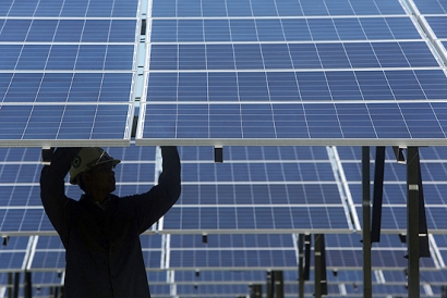 La caída de costes de la eólica, la solar y el almacenamiento están poniendo contra las cuerdas a los combustibles fósiles