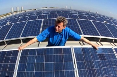 New solar array for shopping centre, first of ten