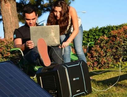 Renogy debuts briefcase-sized solar generator for indoor and outdoor use