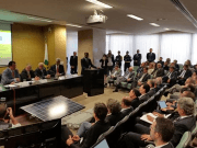 Avanza la idea de instalar paneles FV flotantes en diques hidroeléctricos