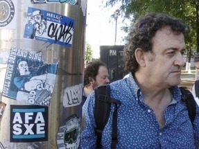 César Vea rodea el Ministerio