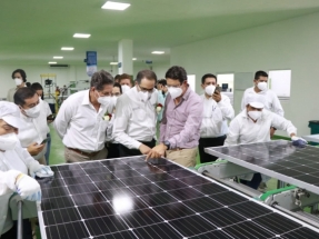Colima: Inauguran una fábrica de paneles fotovoltaicos