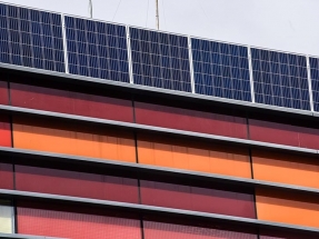 Una entidad financiera inaugura tres plantas fotovoltaicas para autogeneración