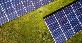 El sector solar fotovoltaico pide subastas con requisito de capacidad firme El sector solar fotovoltaico pide subastas con requisito de capacidad firme