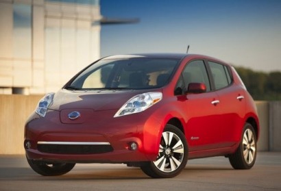 Nissan Leaf sets new annual  EV sales record in US