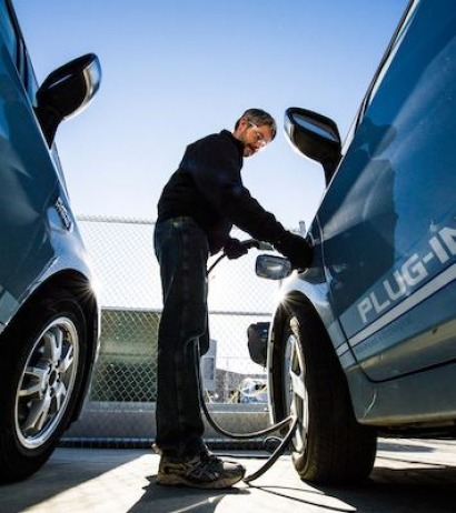 Sales of electric vehicle charging equipment will reach $5.8 billion annually by 2022, forecaster says