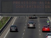 Greenpeace quiere aparcar uno de cada tres automóviles