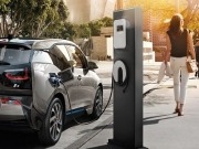 BMW unveils streetlight charging for electric vehicles