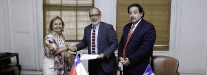 El Gobierno firma con el BID un crédito por 100 millones de dólares para desarrollar un programa de energía sostenible