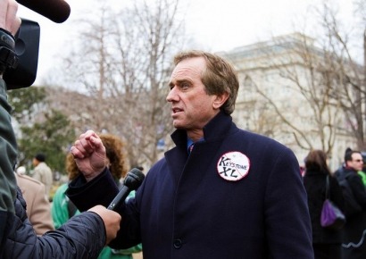 Climate change, Keystone pipeline protesters arrested outside White House