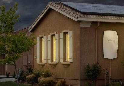 Tesla reaches deal to acquire SolarCity