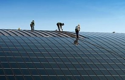 Policy uncertainty threatens to slow renewable energy momentum, IEA says