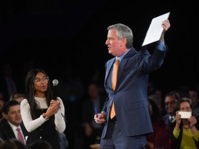 Nueva York: El alcalde Bill de Blasio anuncia el fin al uso de combustibles fósiles, incluido el gas natural, para 2040 Nueva York: El alcalde Bill de Blasio anuncia el fin al uso de combustibles fósiles, incluido el gas natural, para 2040