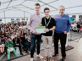 De la cabeza de dos chavales de 2º de Bachillerato a la electricidad que produce el paso del tren