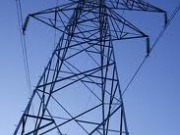 Los usuarios domésticos en España pagan un 37% más por la luz y consumen menos que las grandes empresas