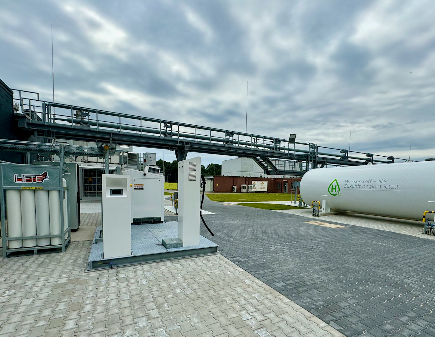LIFTE H2 Successfully Delivers Hydrogen Refueling Station for Open Grid Europe