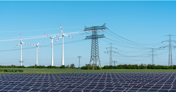 IRENA propone electrificar el 35% del consumo mundial en 2035 para acelerar el fin de la era fósil