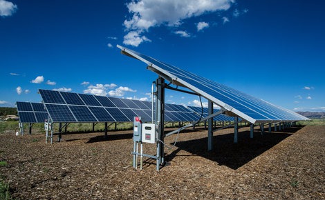 ET Solar building large scale solar farms in UK