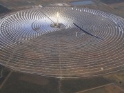 Solar Impulse se despide de España sobrevolando Gemasolar